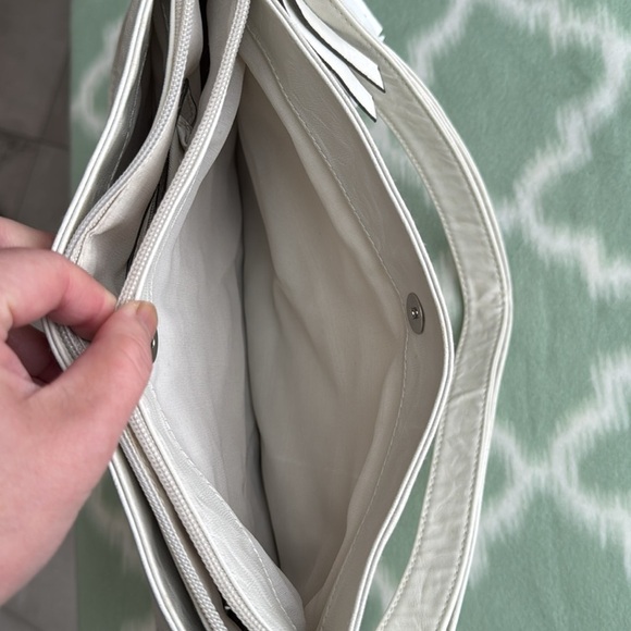 NWT Rosetti cream color handbag convertible strap to crossbody - Picture 8 of 12